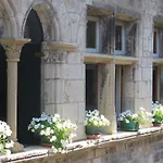 La Porte Bleue Saint-Antonin