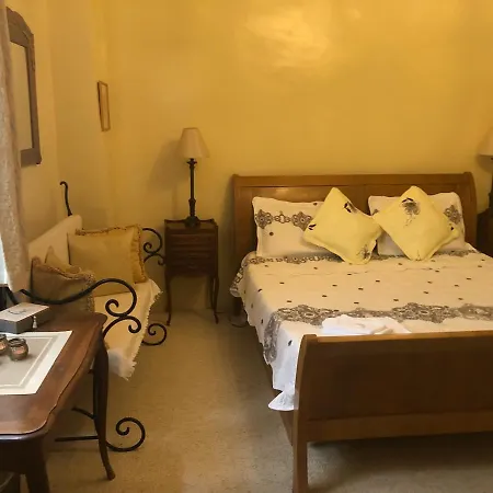 La Porte Bleue Saint-Antonin