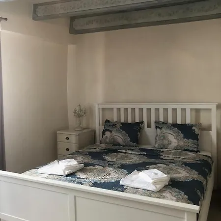 Bed & Breakfast La Porte Bleue Saint-Antonin