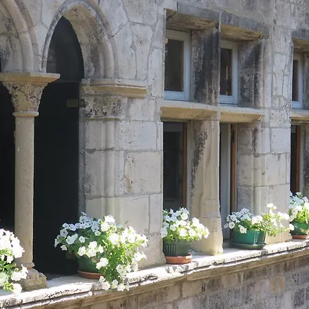 La Porte Bleue Saint-Antonin