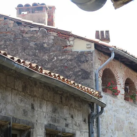 La Porte Bleue Bed & Breakfast