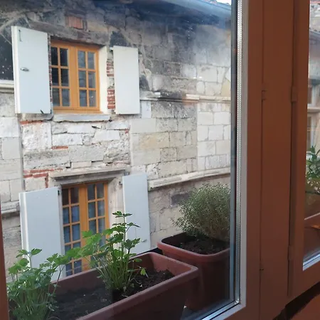 Bed & Breakfast La Porte Bleue 3*