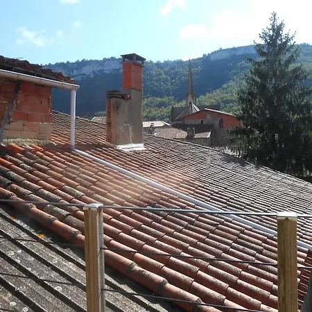 La Porte Bleue Bed & Breakfast 3*