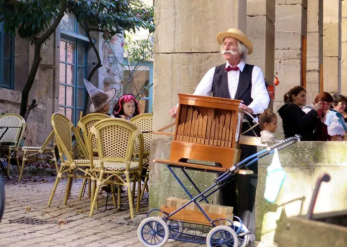 Panzió La Porte Bleue Saint-Antonin