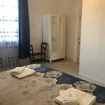 La Porte Bleue