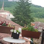 La Porte Bleue Bed & Breakfast 3*