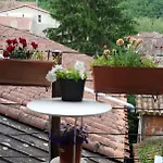 La Porte Bleue Couette-café