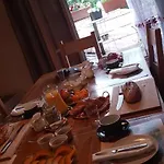 La Porte Bleue Bed & Breakfast 3*