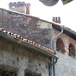 La Porte Bleue Bed & Breakfast