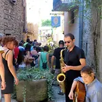 La Porte Bleue Bed & Breakfast
