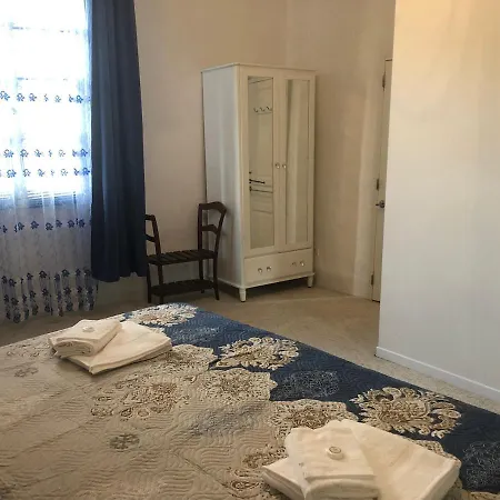La Porte Bleue