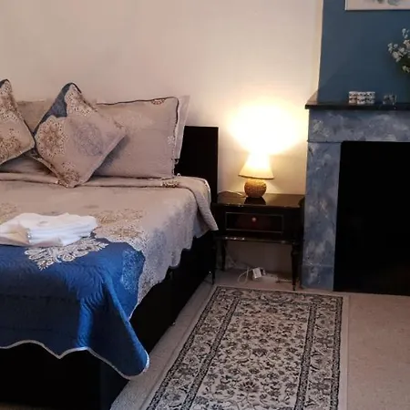 La Porte Bleue Bed & Breakfast