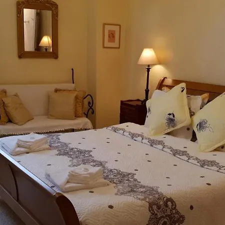 La Porte Bleue Bed & Breakfast *