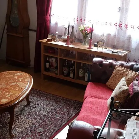 La Porte Bleue Bed & Breakfast