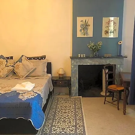 La Porte Bleue Couette-café 3*