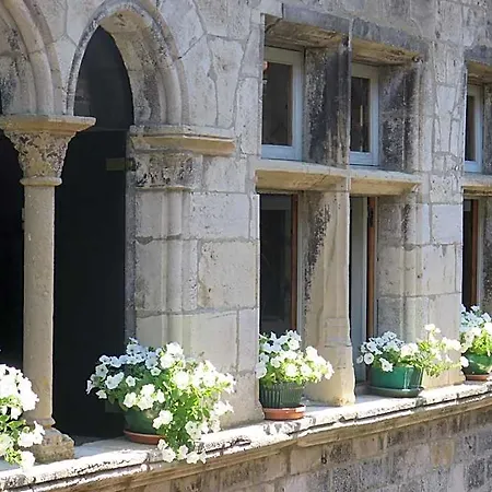 La Porte Bleue Saint-Antonin