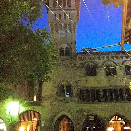 La Porte Bleue Saint-Antonin