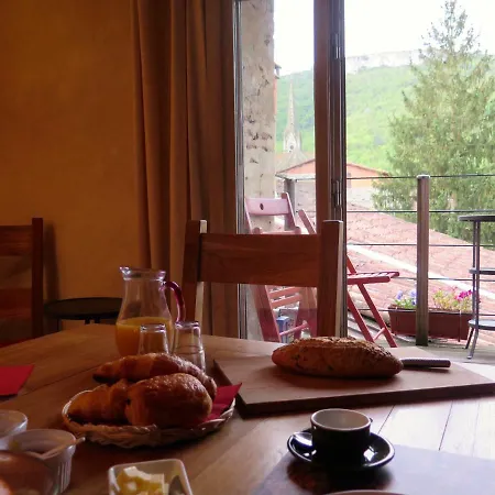 La Porte Bleue Bed & Breakfast *