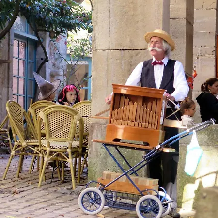 לינה וארוחת בוקר La Porte Bleue סן-אנטונין