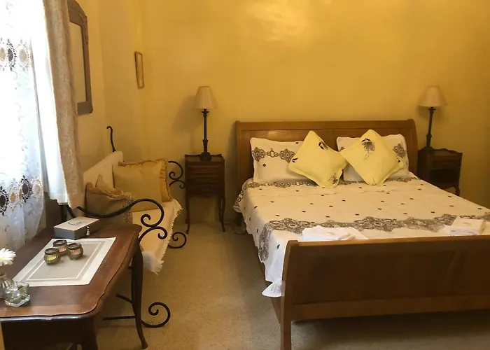 La Porte Bleue Saint-Antonin