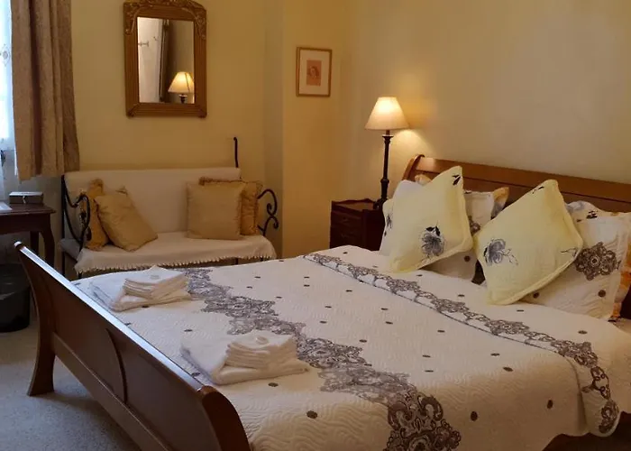 La Porte Bleue Bed & Breakfast 3*