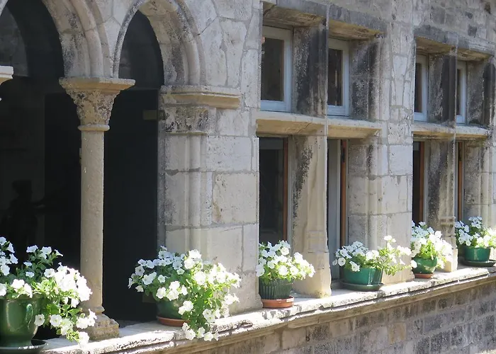 La Porte Bleue Saint-Antonin