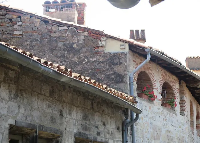 La Porte Bleue Bed & Breakfast